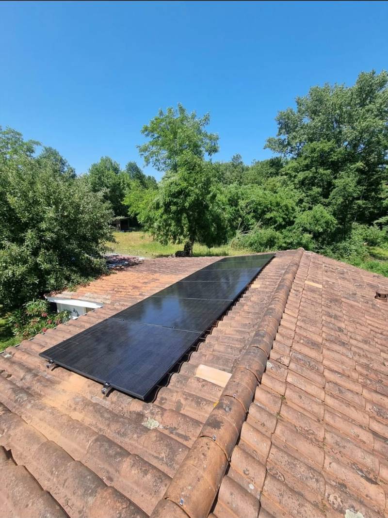 Installation de panneaux solaires à Ayguevyves (3kW)